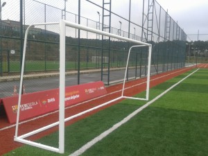 4- Futbol Kale Direği