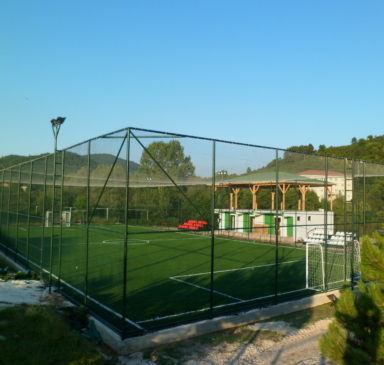 Açık Halı-Futbol Sahası Yapımı